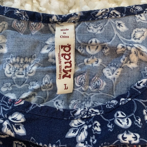 Patterned Tank Top - Picture 2 of 3